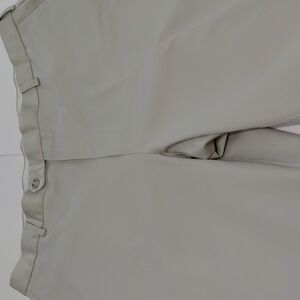 DOCKERS Men's Premium  Khaki   Dress Pants Size 38x32